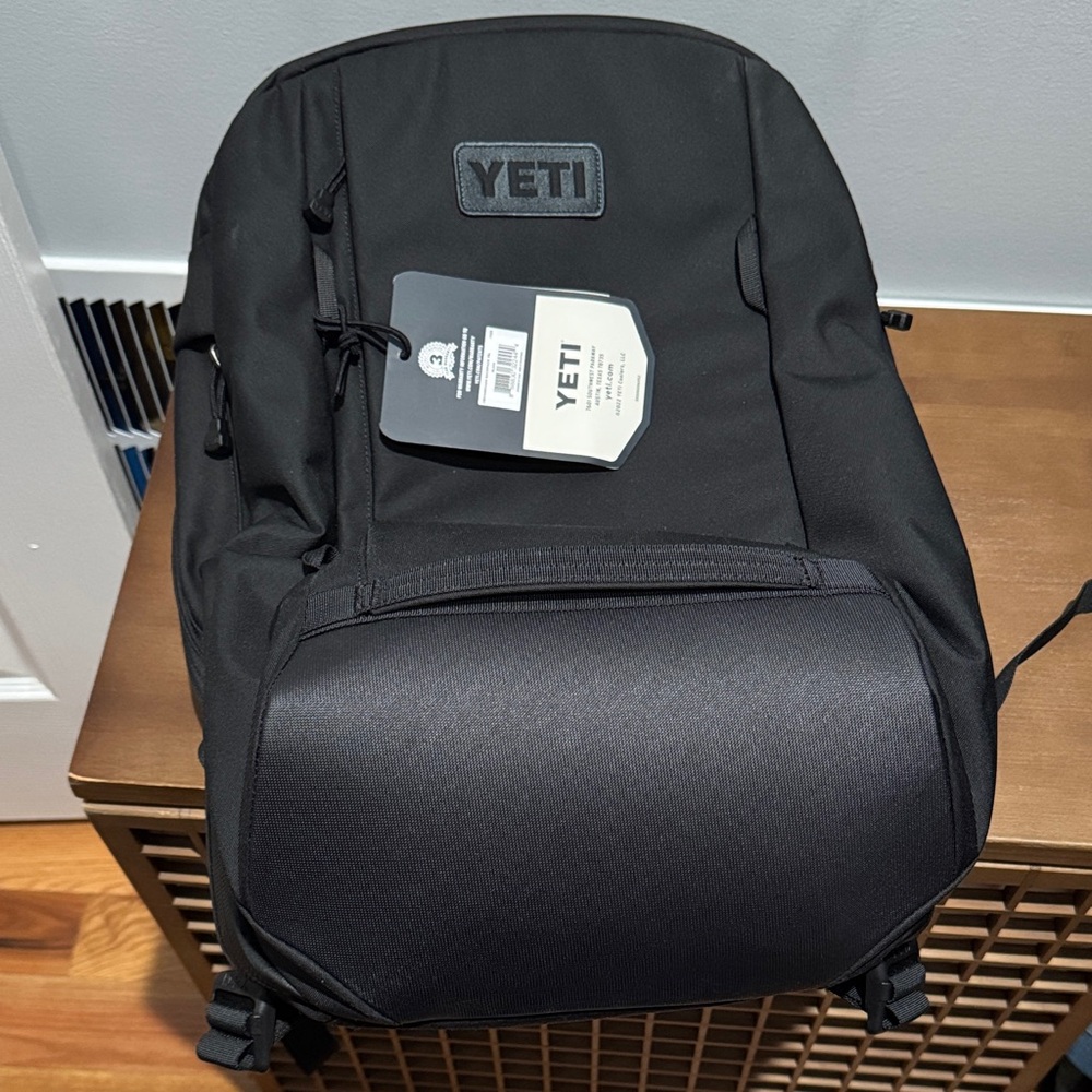 Yeti Crossroads 35L Backpack - Black - Picture 7 of 10